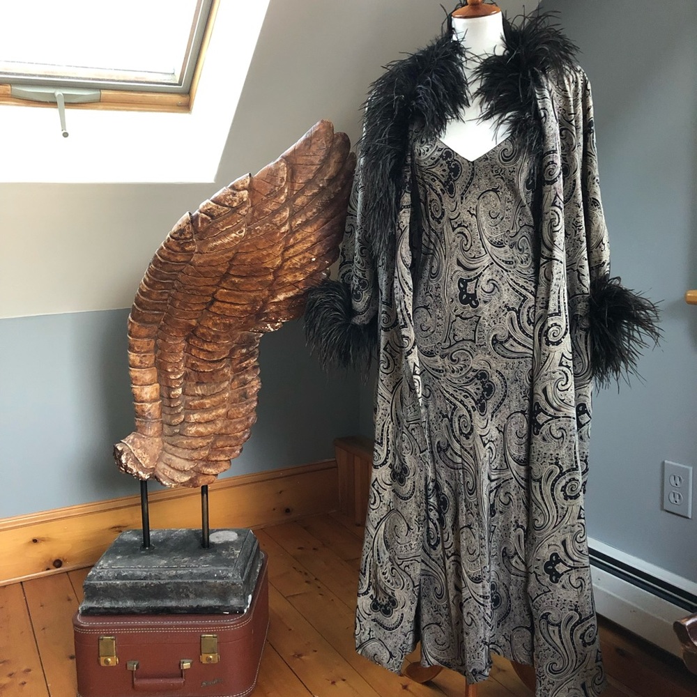 Vtg Victoria’s Secret Dramatic Old Hollywood Silk & Feather Dressing Gown Set